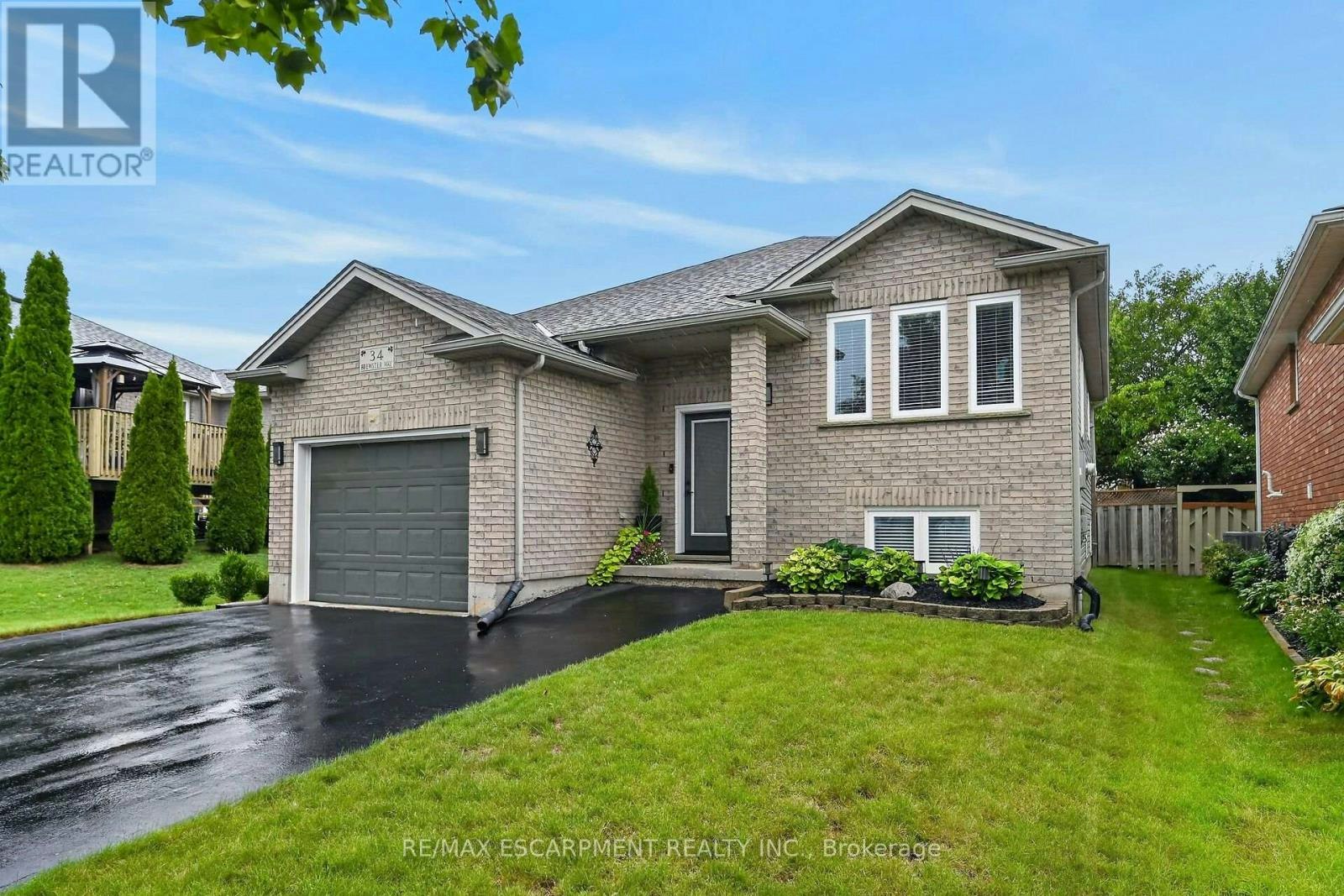 34 Brewster Way, Brantford, ON, N3T 6N4