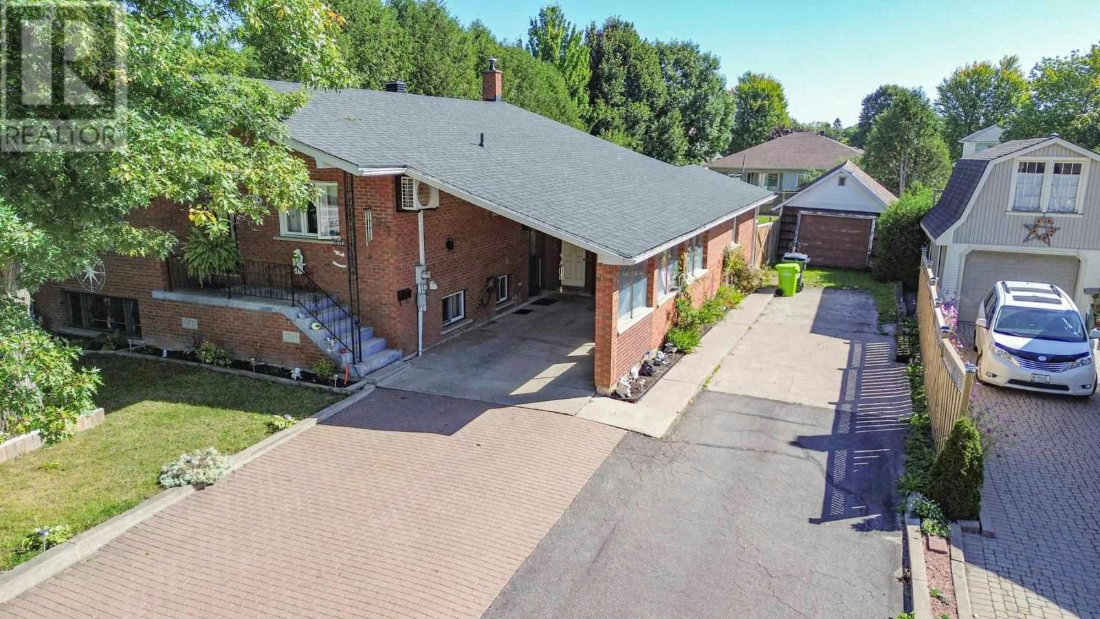 560 Lake Street, Sault Ste. Marie, ON, P6B 3L2