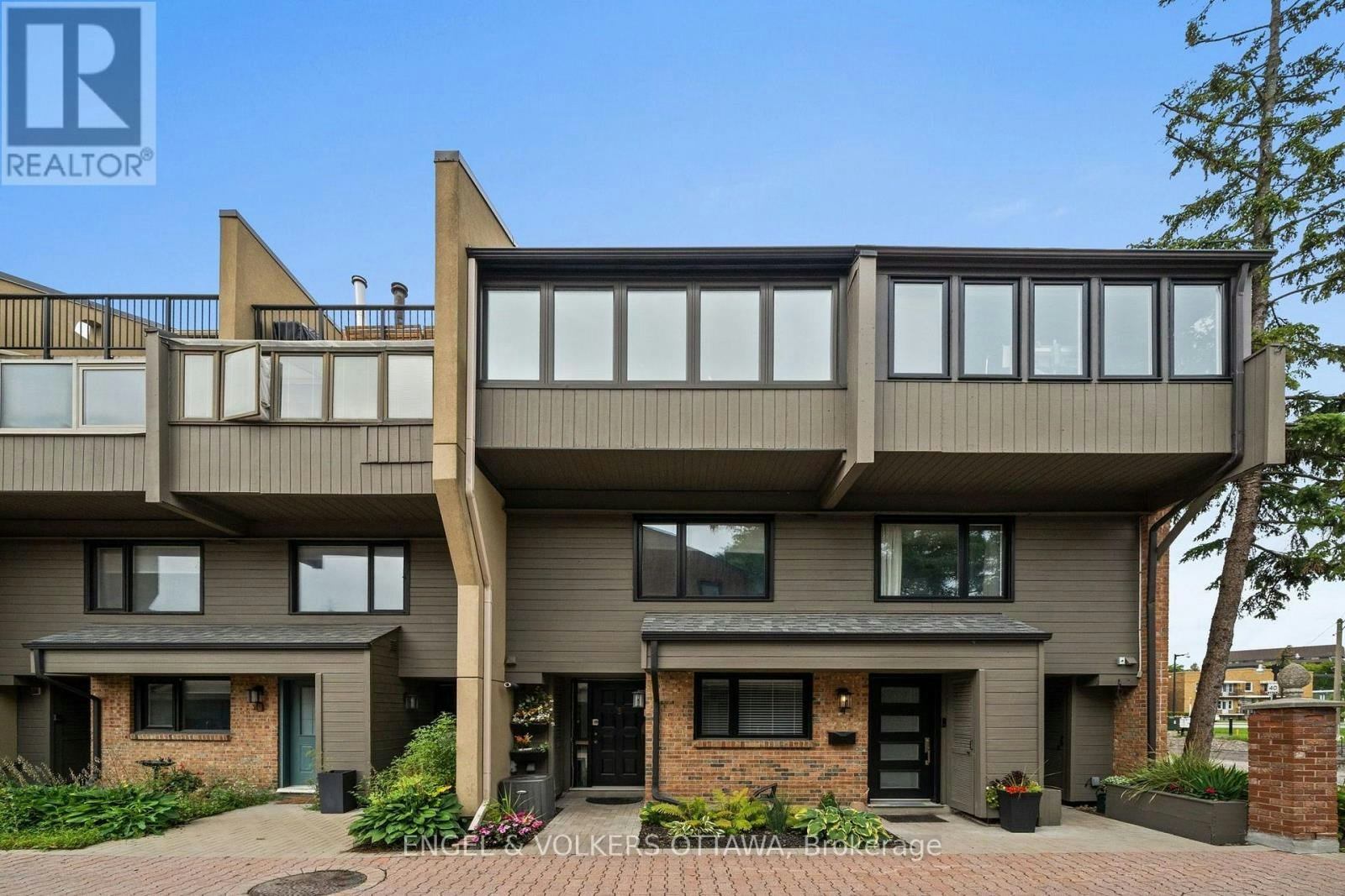 6-290 Cathcart Street, Ottawa, ON, K1N 5C4