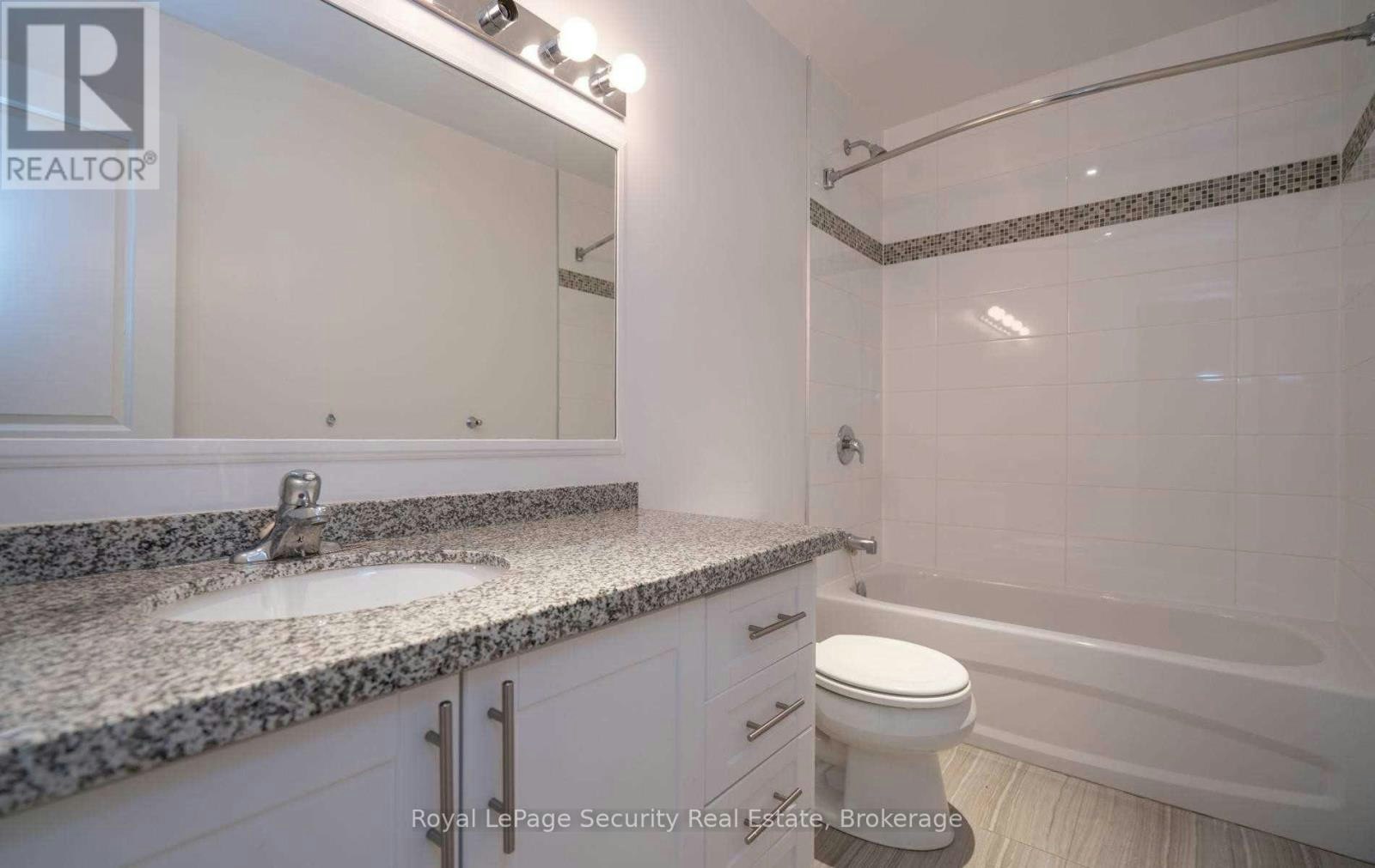 1-62 Lippincott Street, Toronto, ON, M5T 2R5 - 4