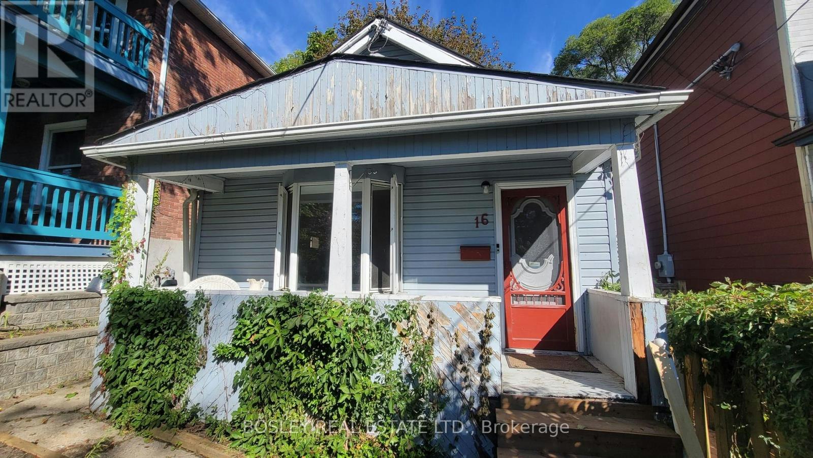 16 Ivy Avenue, Toronto, ON, M4L 2H7 - 3