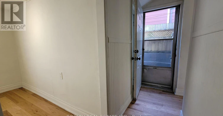 16 Ivy Avenue, Toronto, ON, M4L 2H7 - 23