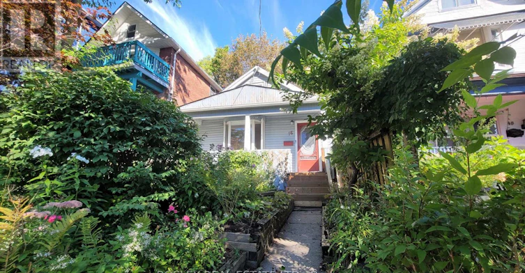 16 Ivy Avenue, Toronto, ON, M4L 2H7