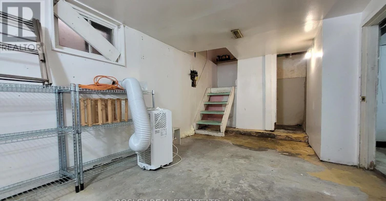16 Ivy Avenue, Toronto, ON, M4L 2H7 - 21
