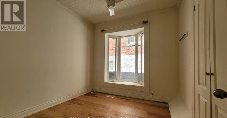 16 Ivy Avenue, Toronto, ON, M4L 2H7 - 11