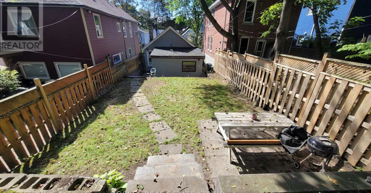 16 Ivy Avenue, Toronto, ON, M4L 2H7 - 26