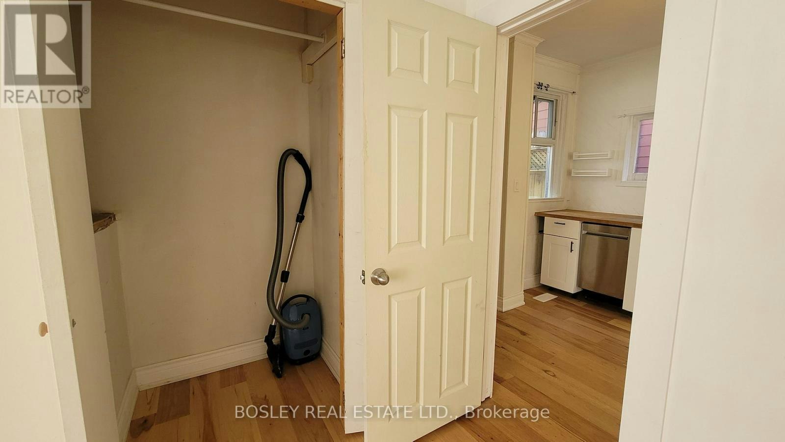 16 Ivy Avenue, Toronto, ON, M4L 2H7 - 12