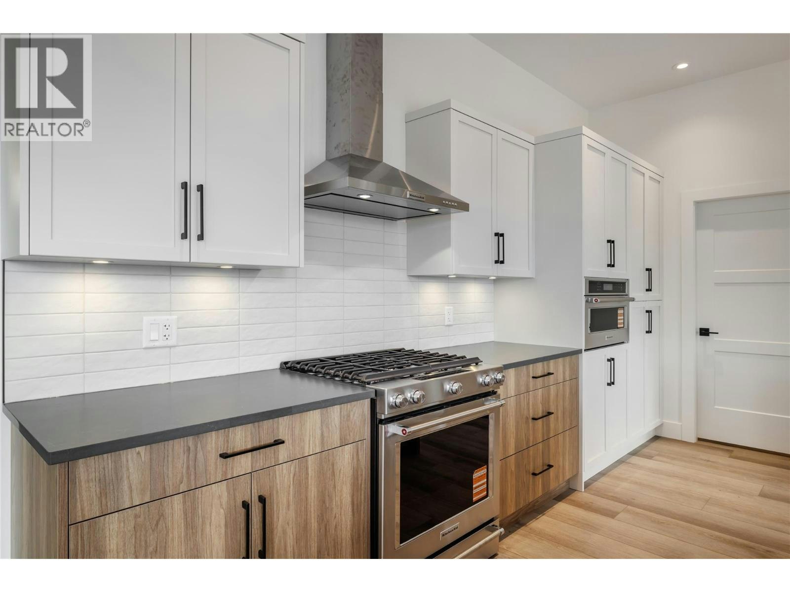 17567 Dickinson Place, Summerland, BC, V0H 1Z3 - 14