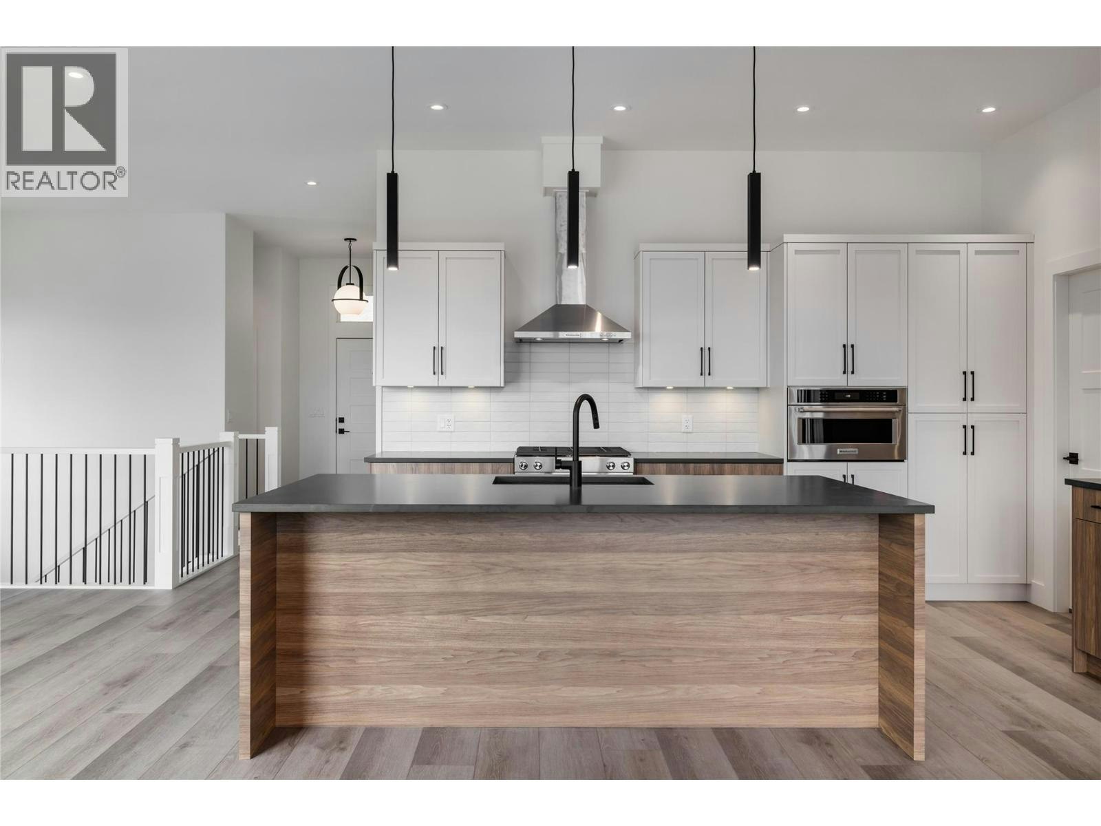 17567 Dickinson Place, Summerland, BC, V0H 1Z3 - 11