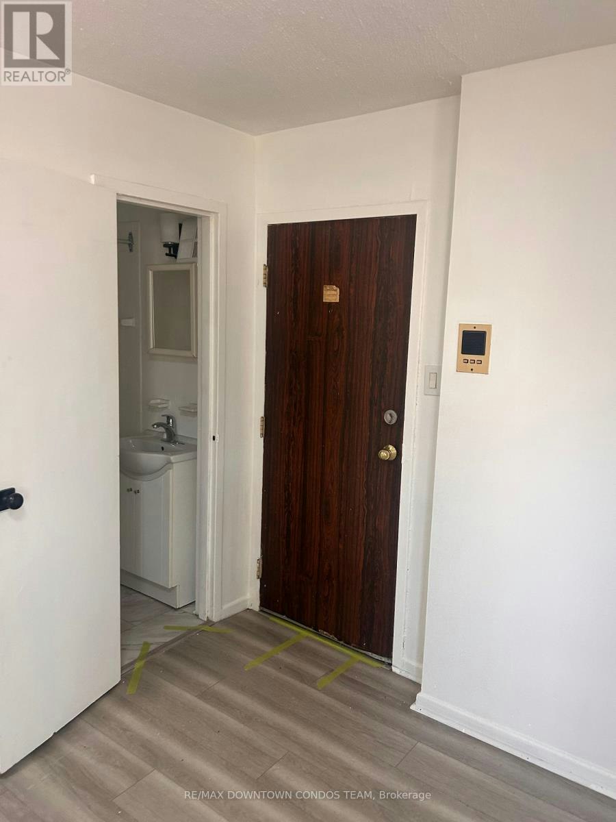 201-5 Thornburn Avenue, Toronto, ON, M6K 1C4 - 11