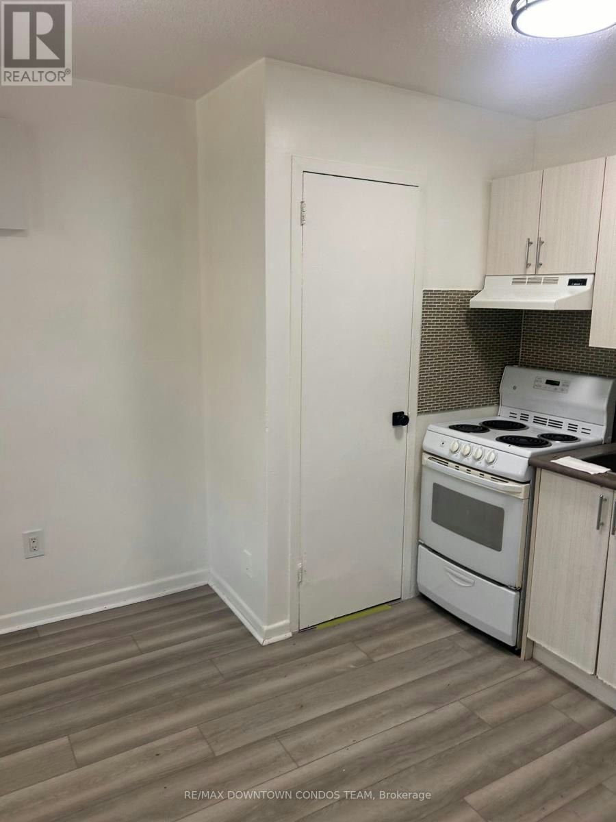 201-5 Thornburn Avenue, Toronto, ON, M6K 1C4 - 5