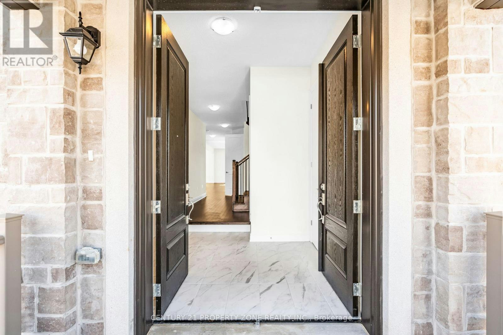 33 Gladmary Drive, Brampton, ON, L6Y 0E4 - 3