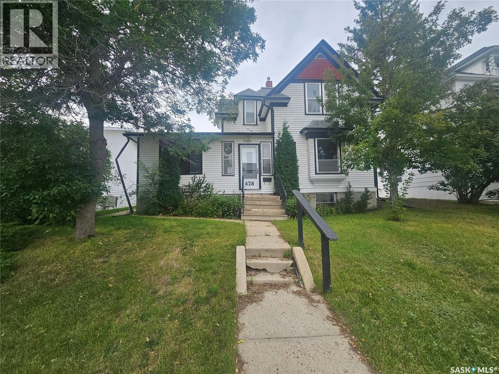 428 1st Avenue NW, Swift Current, SK, S9H 0N4