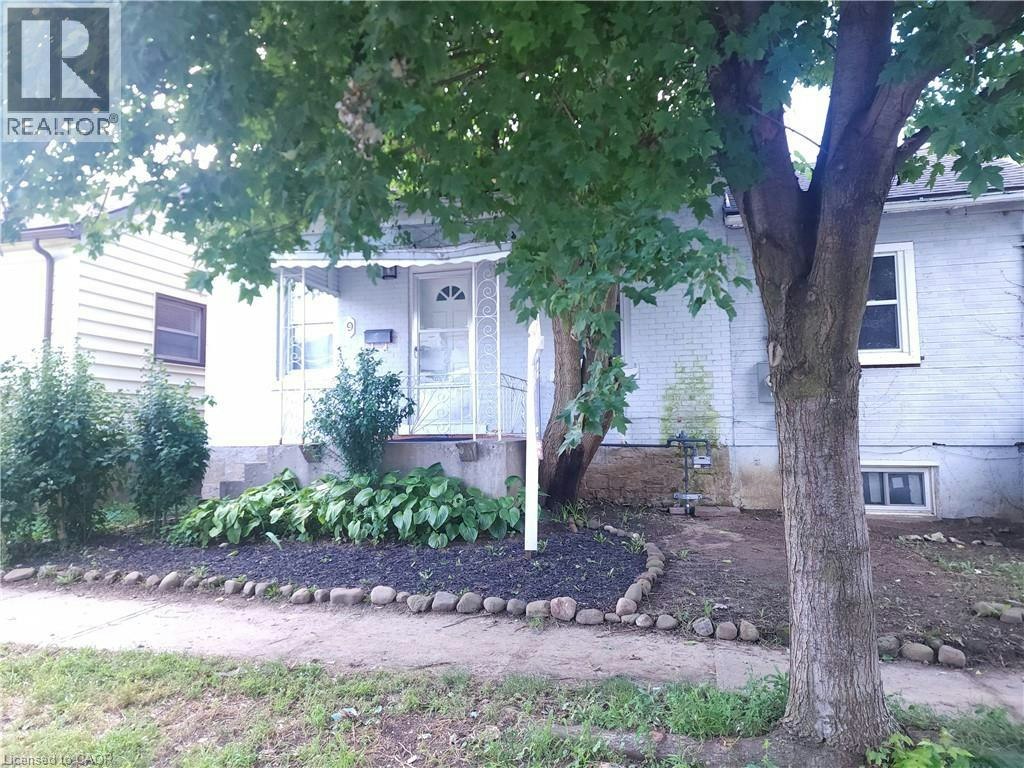 9 Woodland Avenue, St. Catharines, ON, L2R 5A1
