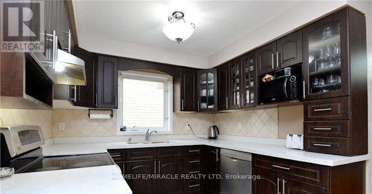 34 Palleschi Drive, Brampton, ON, L6P 2R9
