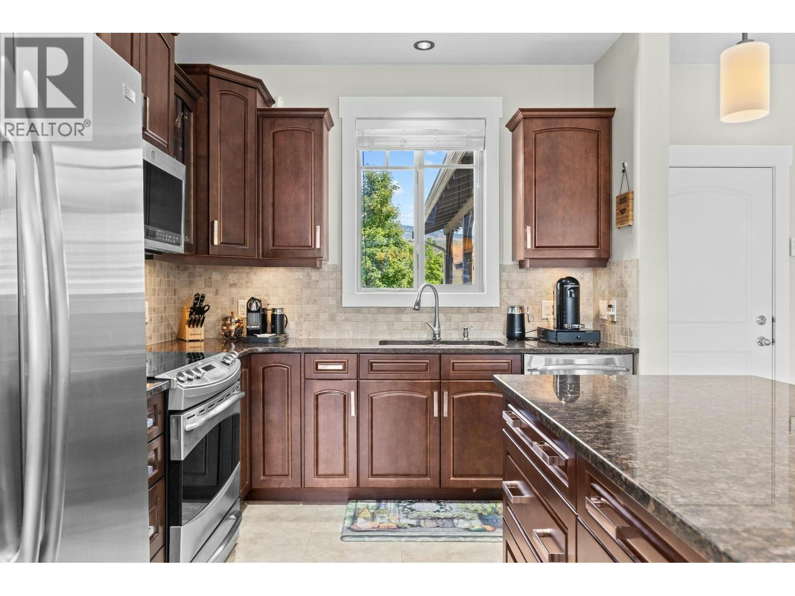 5-6823 Tucelnuit Drive, Oliver, BC, V0H 1T2 - 16