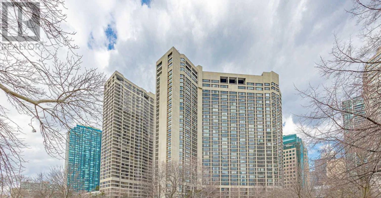 1808-33 Harbour Square, Toronto, ON, M5J 2G2