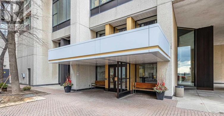 1808-33 Harbour Square, Toronto, ON, M5J 2G2 - 2