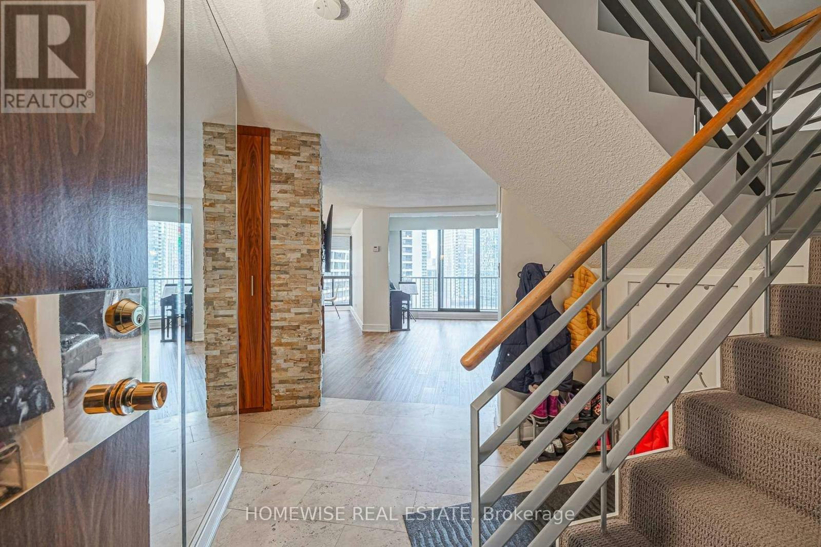 1808-33 Harbour Square, Toronto, ON, M5J 2G2 - 4