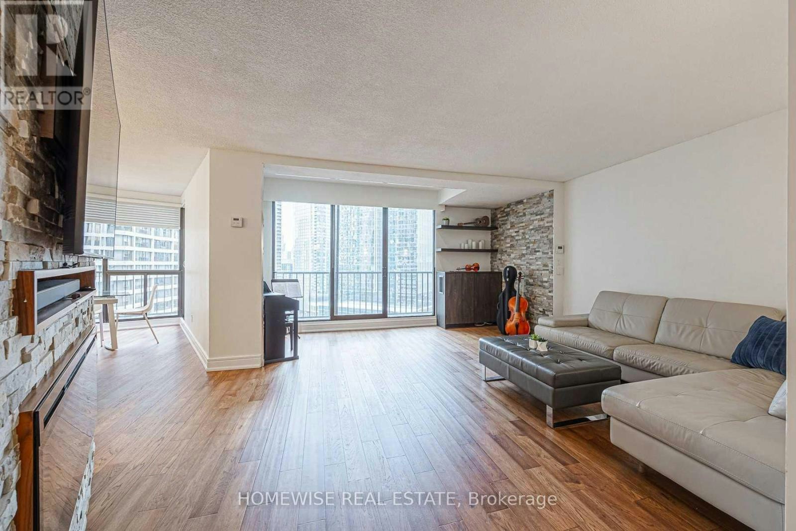 1808-33 Harbour Square, Toronto, ON, M5J 2G2 - 6