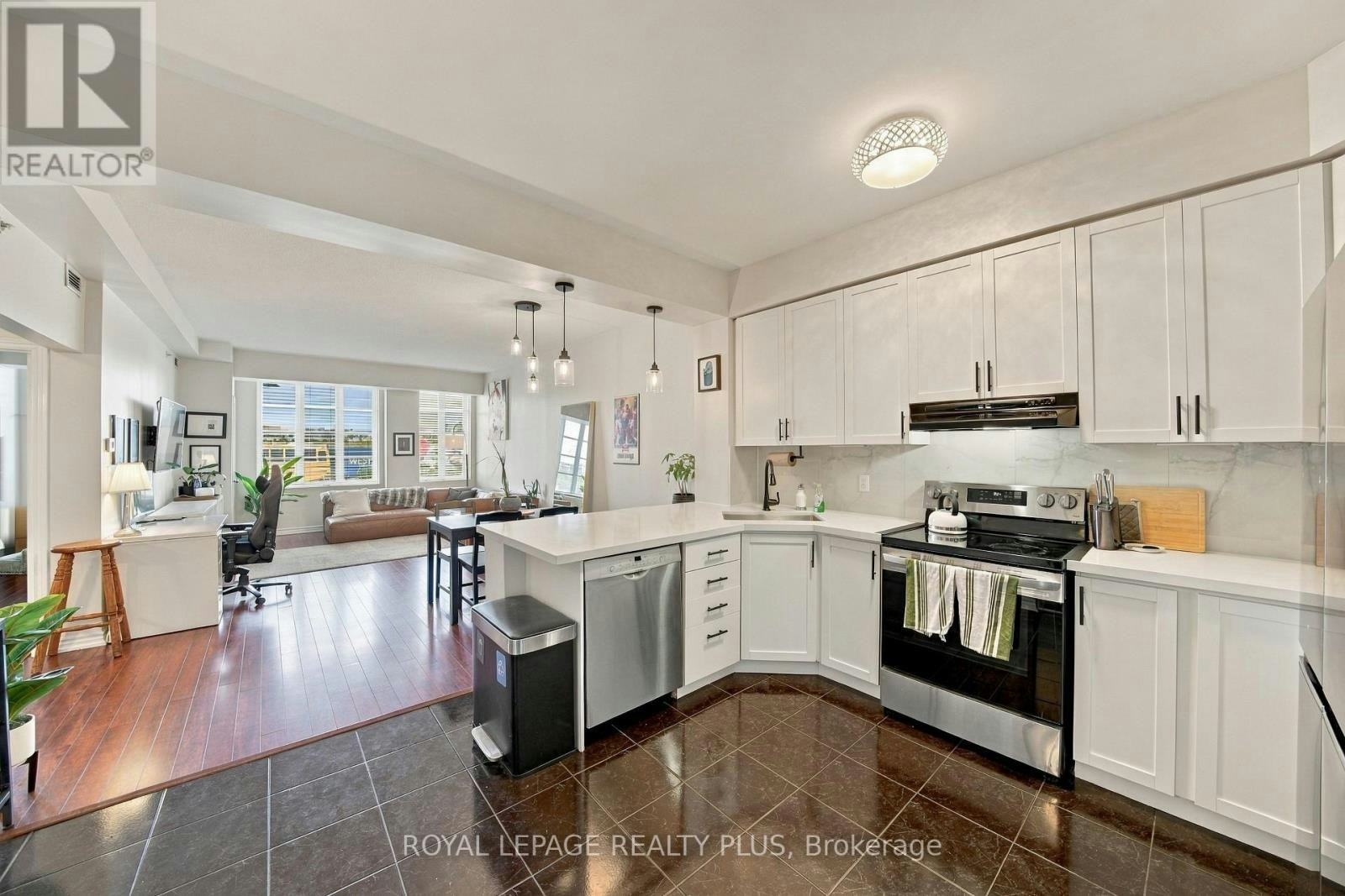 104-3531 Lake Shore Boulevard W, Toronto, ON, M8W 1P4