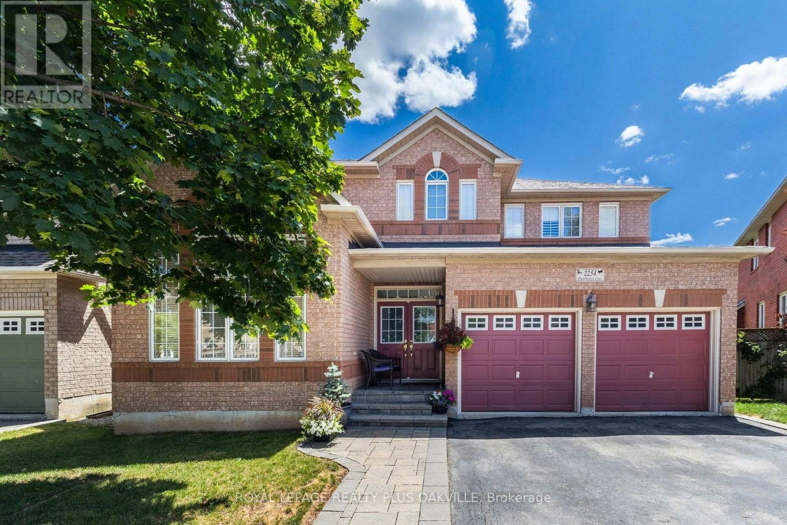 2254 Dunforest Crescent, Oakville, ON, L6M 4X3