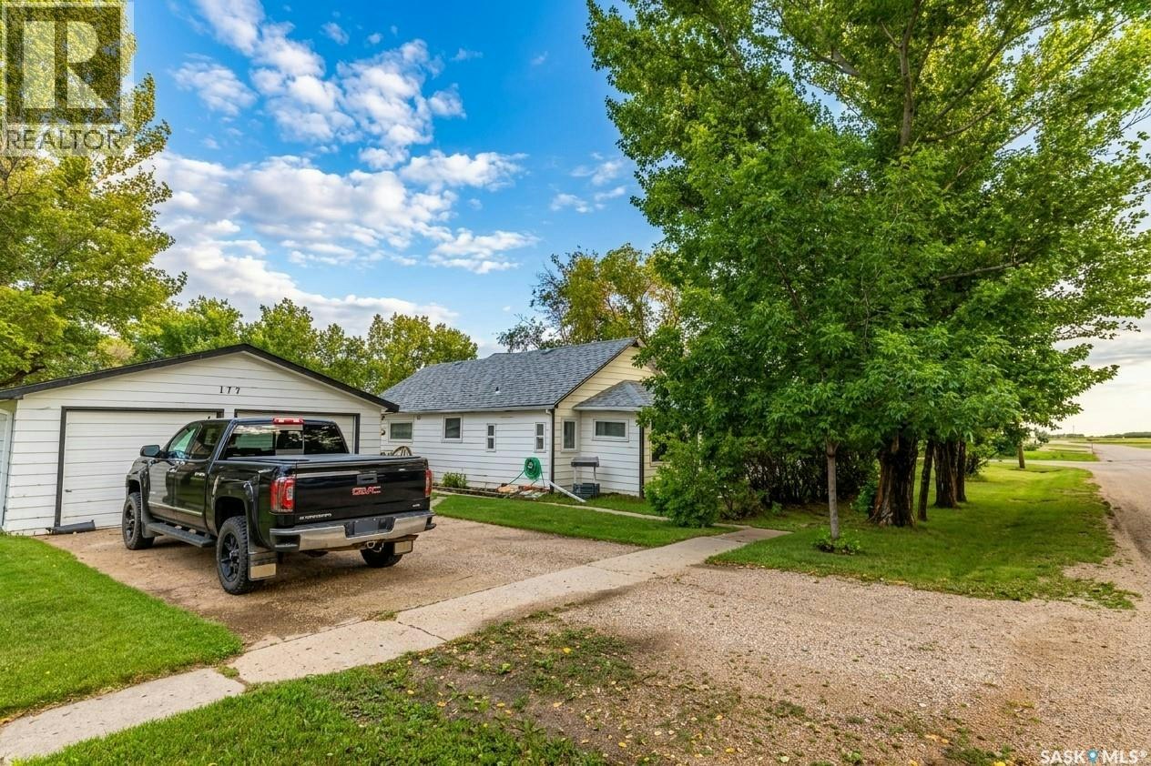173 3rd Avenue W, Central Butte, SK, S0H 0T0