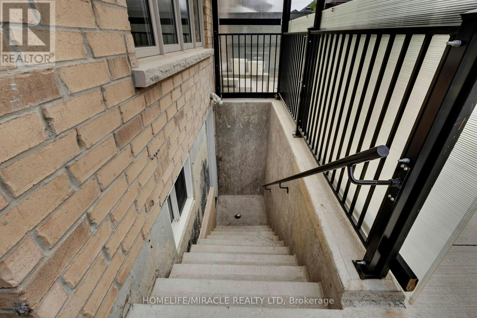 BSMT-106 Dolobram Trail, Brampton, ON, L7A 4Y4 3