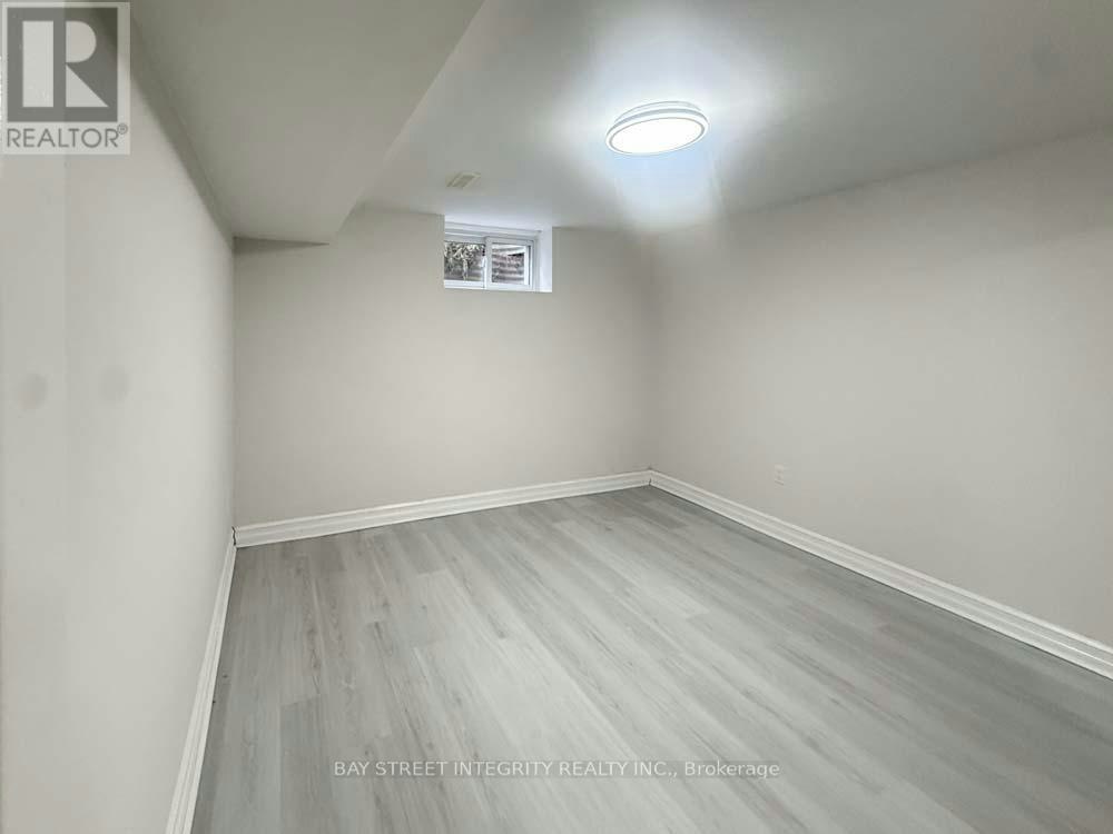 LOWER-130 Kingslake Road, Toronto, ON, M2J 3G1 - 5