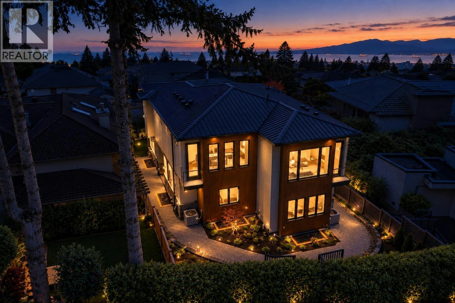 2378 Marine Drive, West Vancouver, BC, V7V 1K8