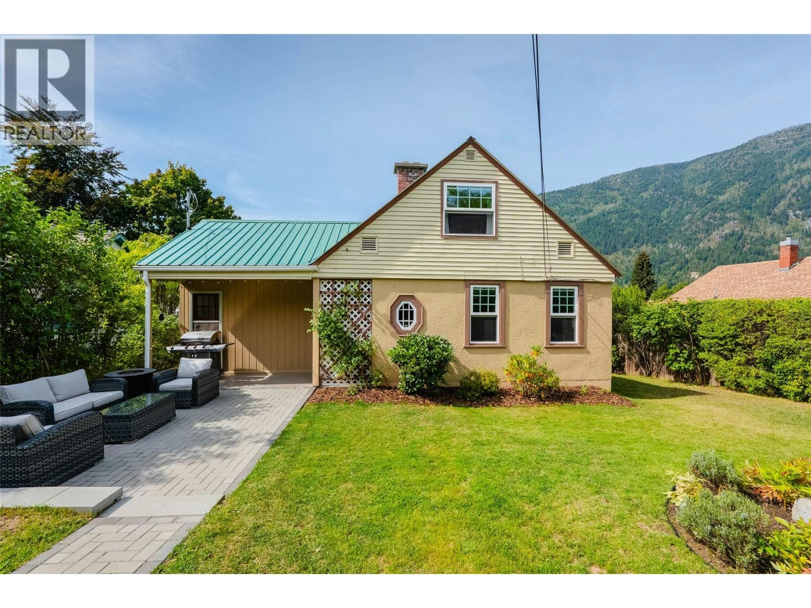 709 Fourth Street, Nelson, BC, V1L 2S9