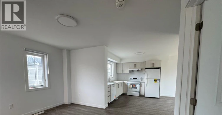 Main-107 Highriver Trail, Welland, ON, L3C 0H6 - 4