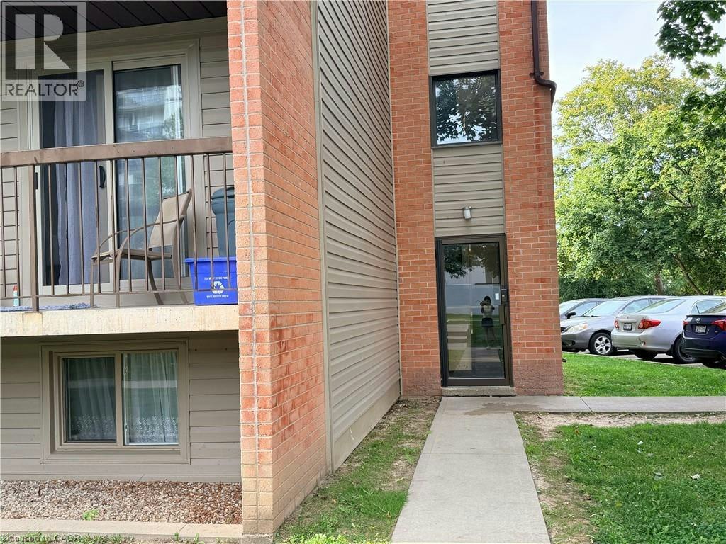 115-30 Hickory Street E, Waterloo, ON, N2J 4L4 - 3