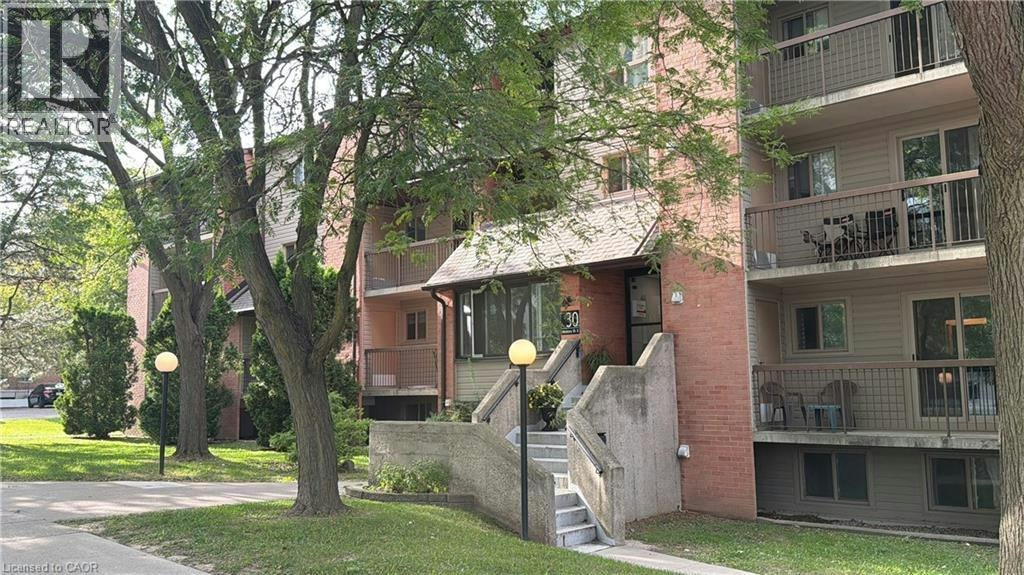 115-30 Hickory Street E, Waterloo, ON, N2J 4L4 - 2