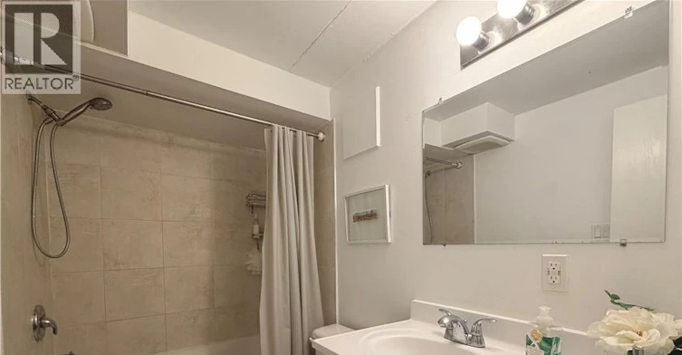 115-30 Hickory Street E, Waterloo, ON, N2J 4L4 - 14