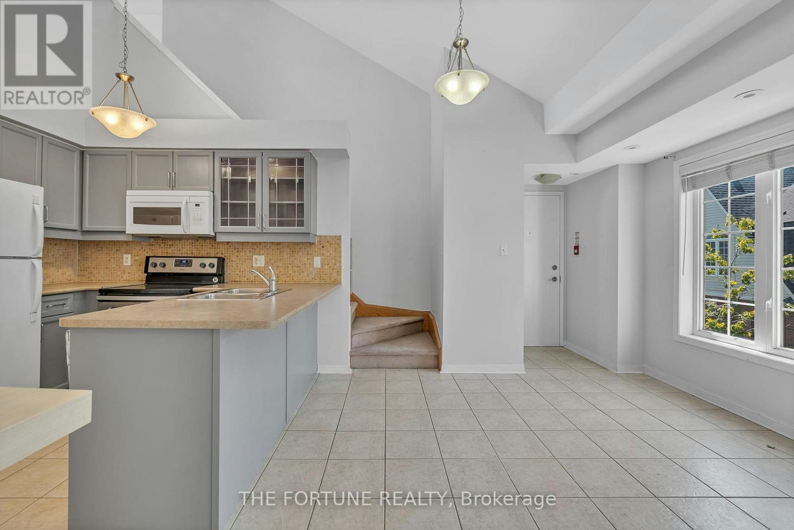 6-720 Neighbourhood Circle S, Mississauga, ON, L5B 0B4 - 17