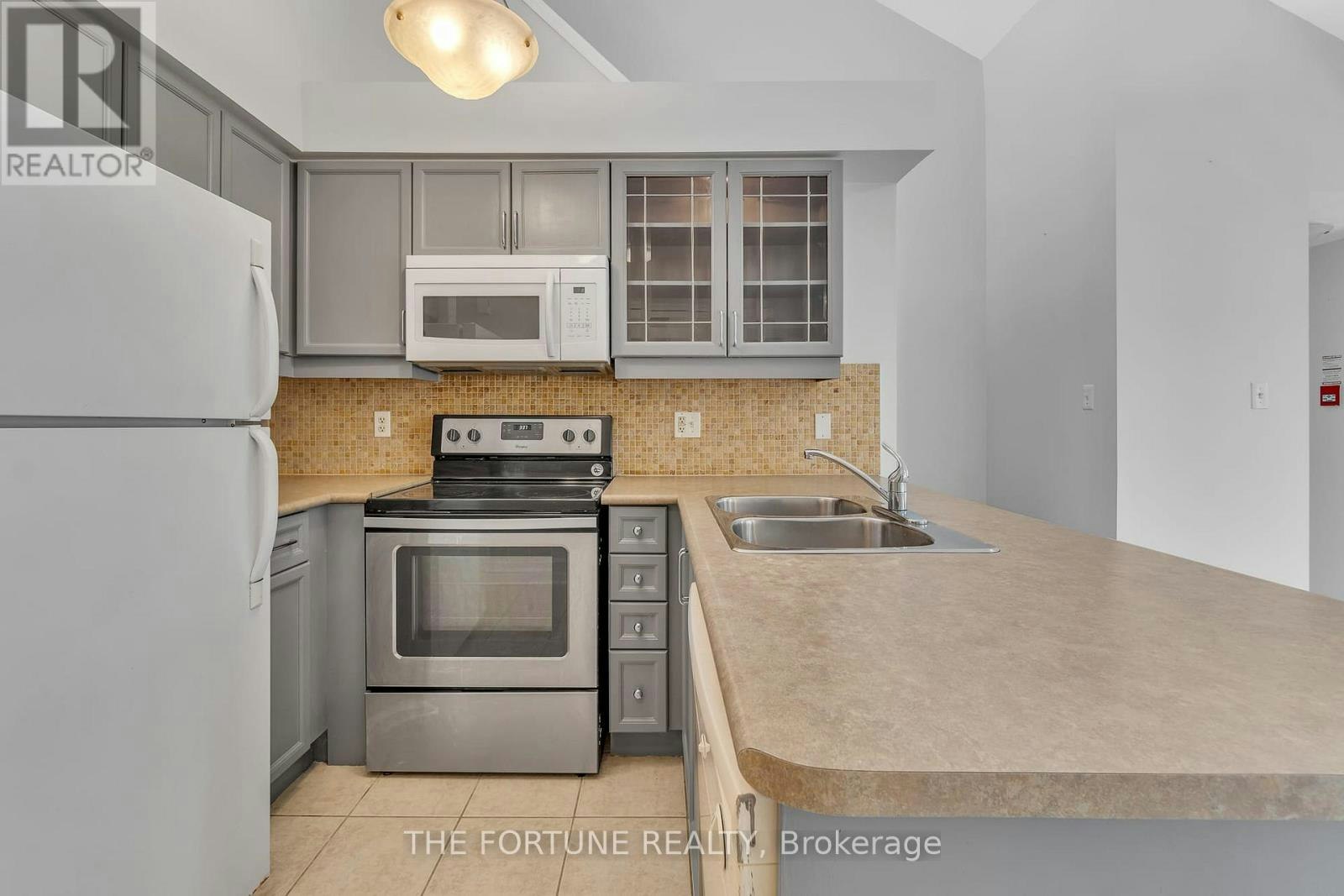 6-720 Neighbourhood Circle S, Mississauga, ON, L5B 0B4 - 5