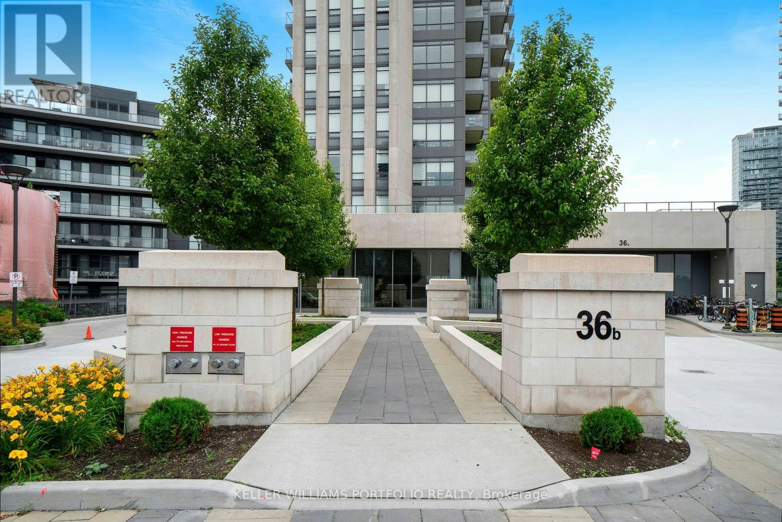 1006-36 Park Lawn Road, Toronto, ON, M8Y 3H8