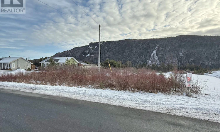 287 River Road North