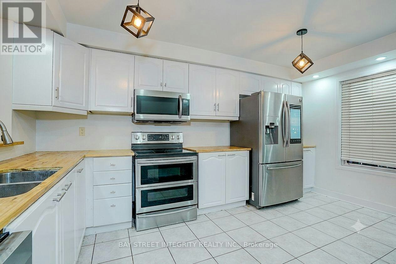 10 Upper 199 Hillcrest Avenue, Mississauga, ON, L5B 4L5 - 3