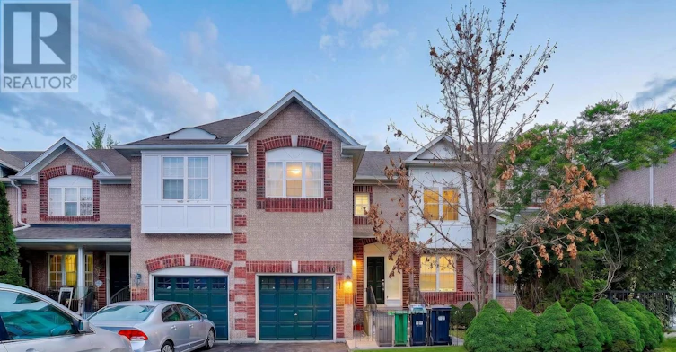 10 Upper 199 Hillcrest Avenue, Mississauga, ON, L5B 4L5