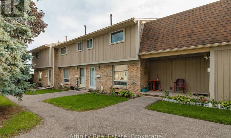 10-487 Elgin Street N