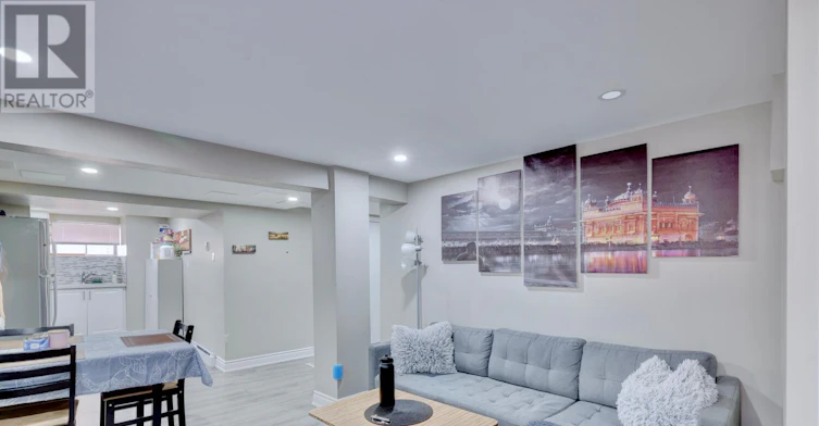 4-118 Fairholt Road S, Hamilton, ON, L8M 2T7 - 2