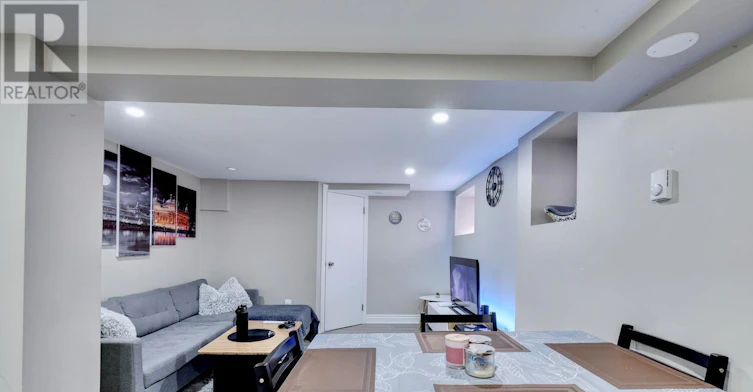 4-118 Fairholt Road S, Hamilton, ON, L8M 2T7 - 3