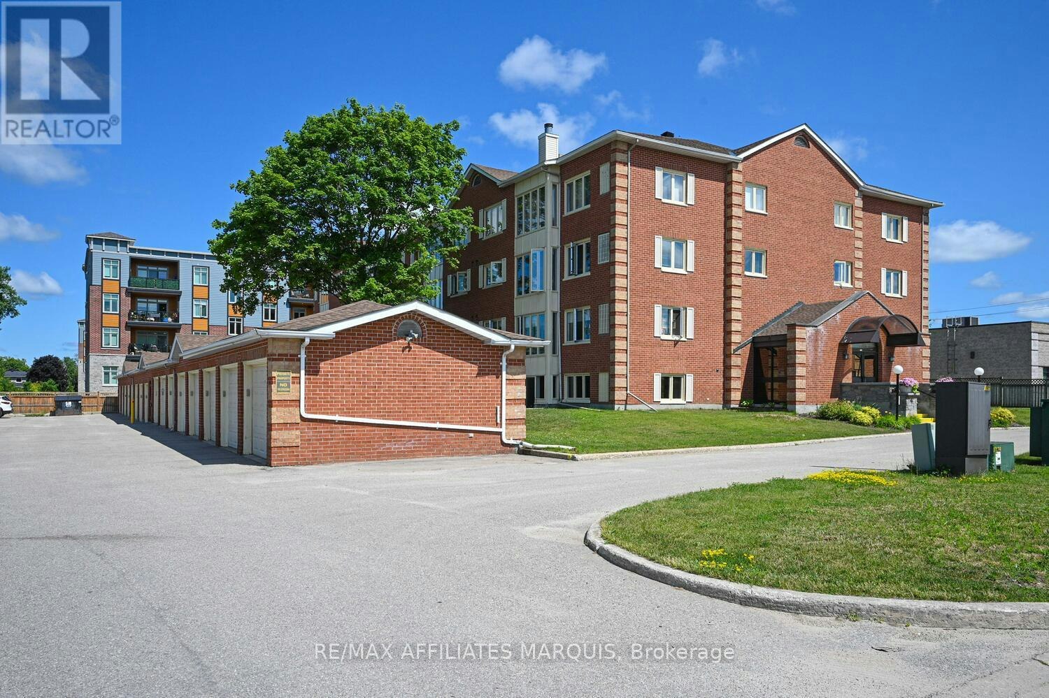 208-10 Armstrong Drive, Smiths Falls, ON, K7A 5H8