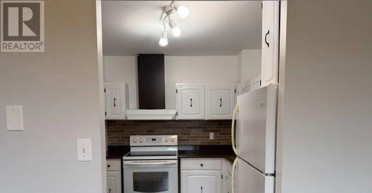 601-66 Greenview Drive, Kingston, ON, K7M 7C5 - 2
