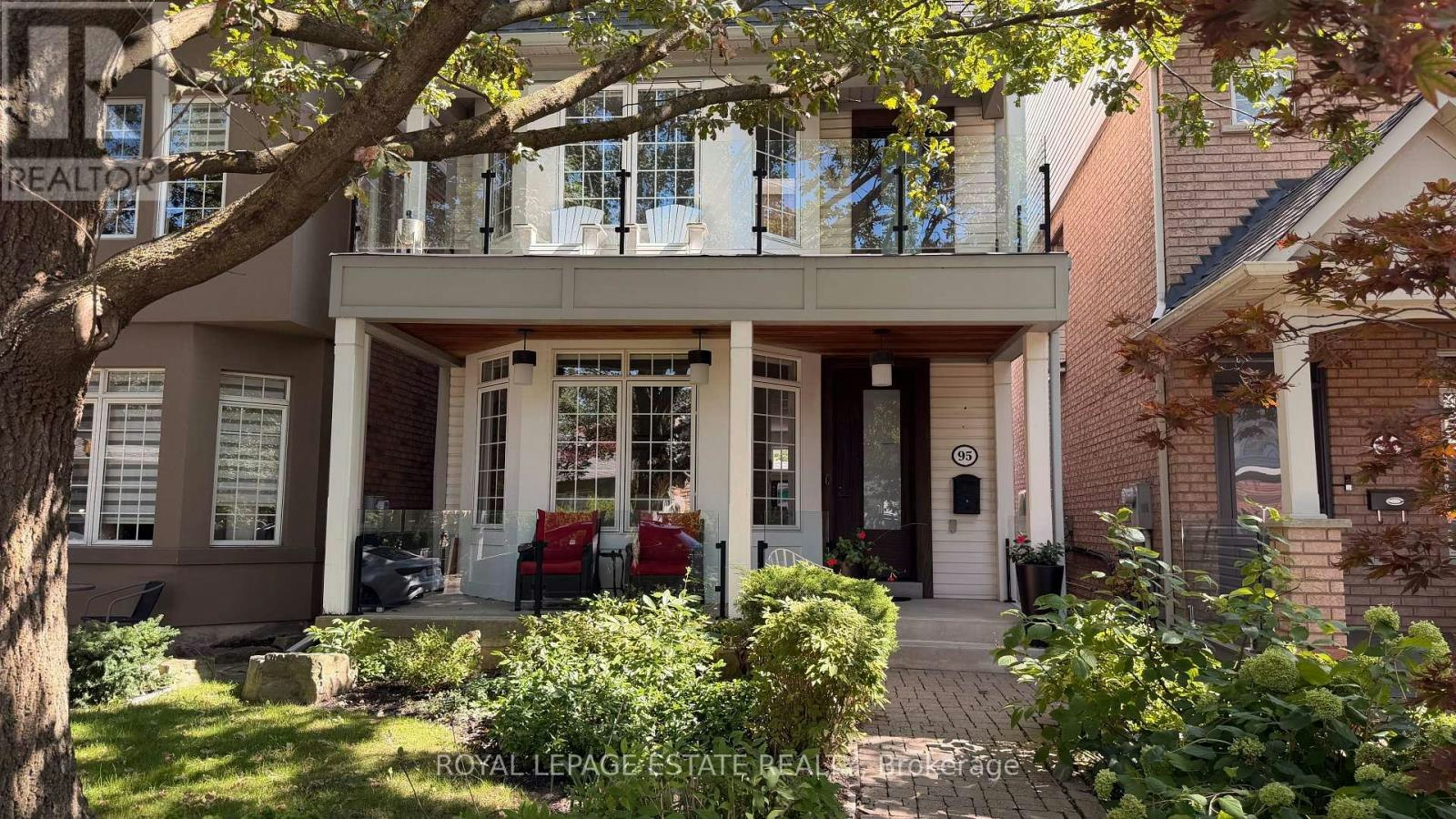 95 Boardwalk Drive, Toronto, ON, M4L 3X9