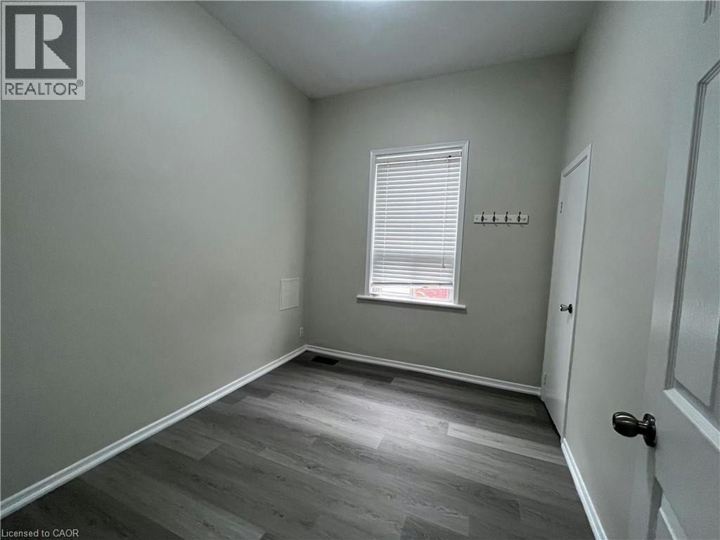 36 Pearl Street, Brantford, ON, N3T 3N6 - 8
