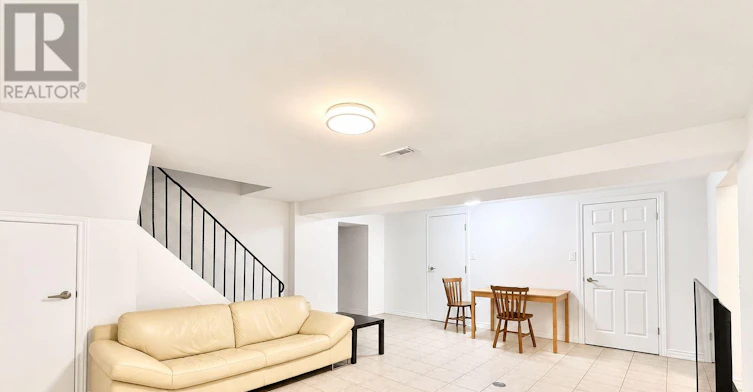 701 Maria Street, Whitby, ON, L1N 1P9 - 3