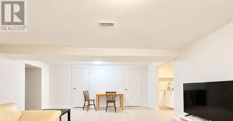 701 Maria Street, Whitby, ON, L1N 1P9 - 4